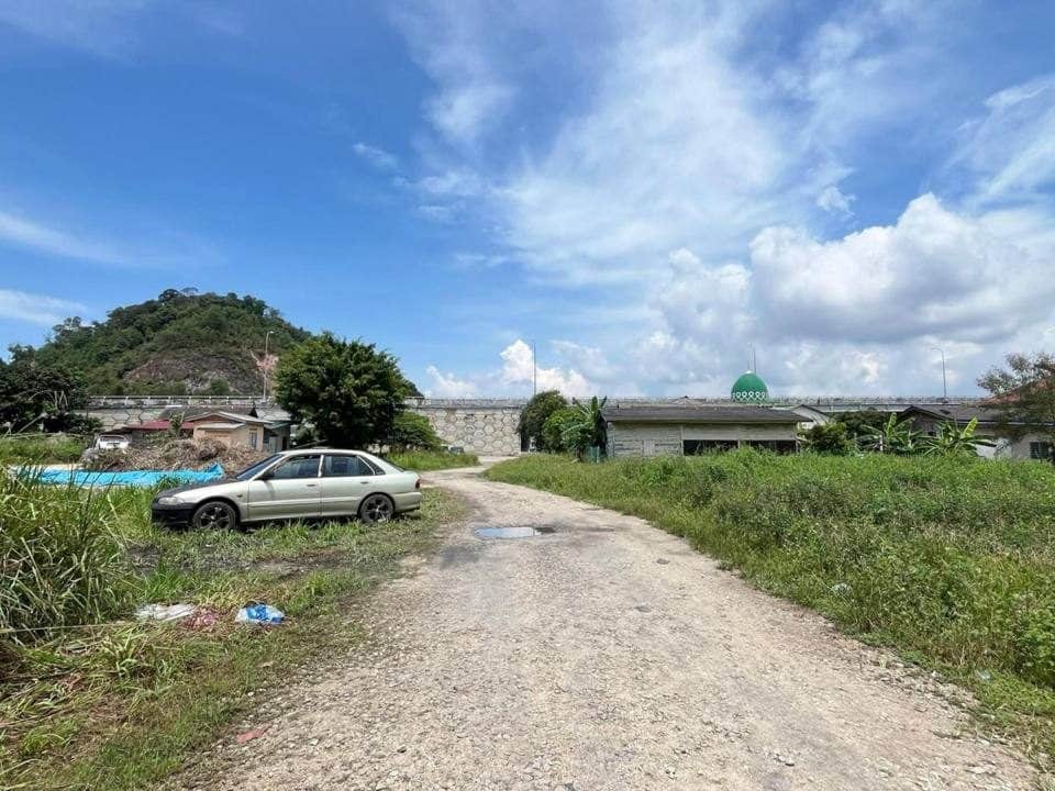 Tanah Bangunan Bukit Kuang Kemaman Terengganu 19590 Kaki Persegi Freehold