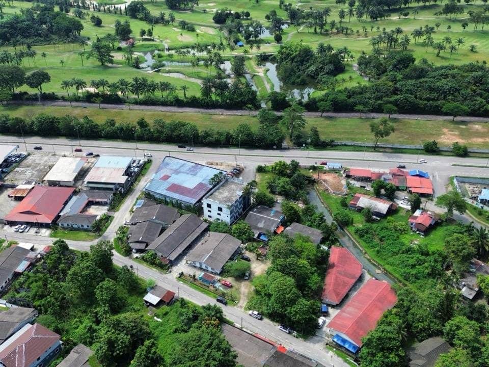 Tanah Lot Bangunan Plentong Johor Bahru 21,000 sqft Freehold (3 Plot)